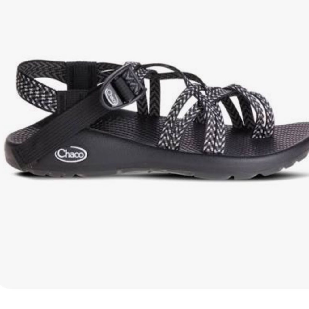 Chaco classic cloud. Size 8